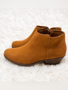Size 9 Shoeland Faux Vegan Leather Zip Up Heeled Booties